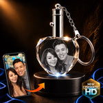 3D crystal heart keychain – anniversary photo engraving, gold-tone display | Crystal 3D Pix