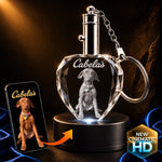 3D crystal heart keychain photo engraving of a Vizsla dog (Cabela), gold-tone display | Crystal 3D Pix